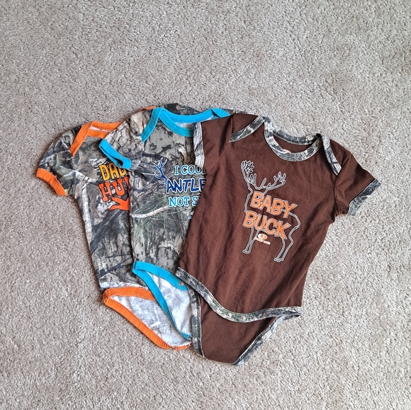 Mossy Oak Baby Onesie Set - Picture 1 of 4